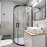 Appartement Zupnicza - Parking And Balcony - By Rentujemy *
