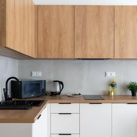 Zupnicza - Parking And Balcony - By Rentujemy アパート ワルシャワ