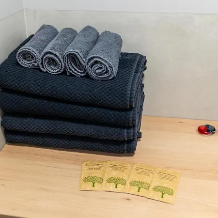 Zupnicza - Parking And Balcony - By Rentujemy * ワルシャワ